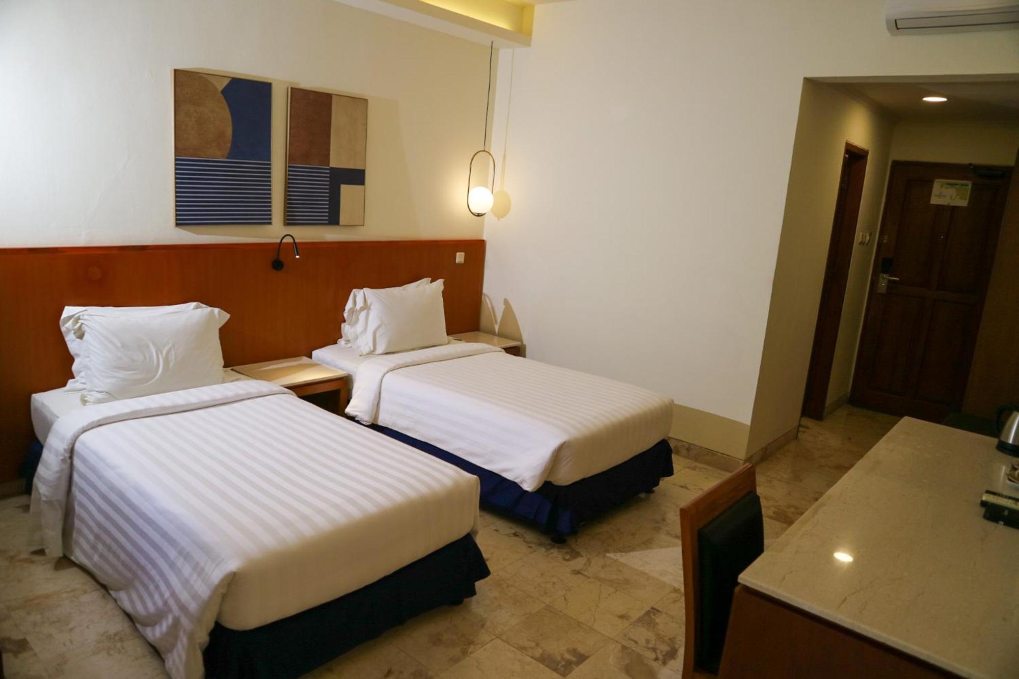 The Lagoon Bali Pool Hotel And Suites Legian Exterior foto