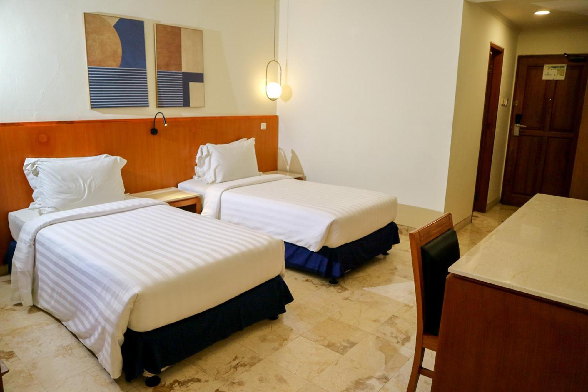 The Lagoon Bali Pool Hotel And Suites Legian Exterior foto